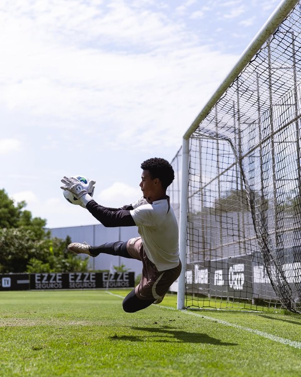 Renovação com trio da base! Corinthians renova com joias e coloca multa milionária