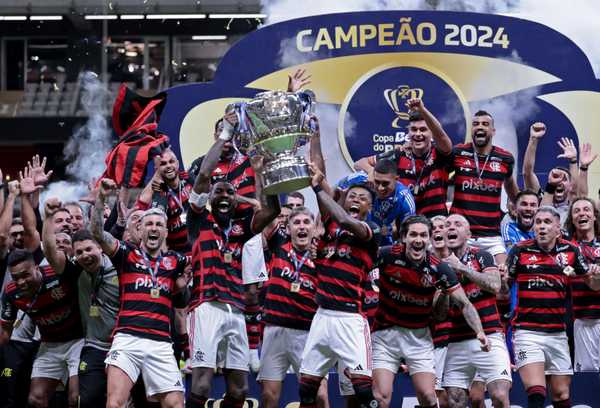Novo ciclo no Flamengo: Filipe Luís lidera transição após saída de Gabigol.