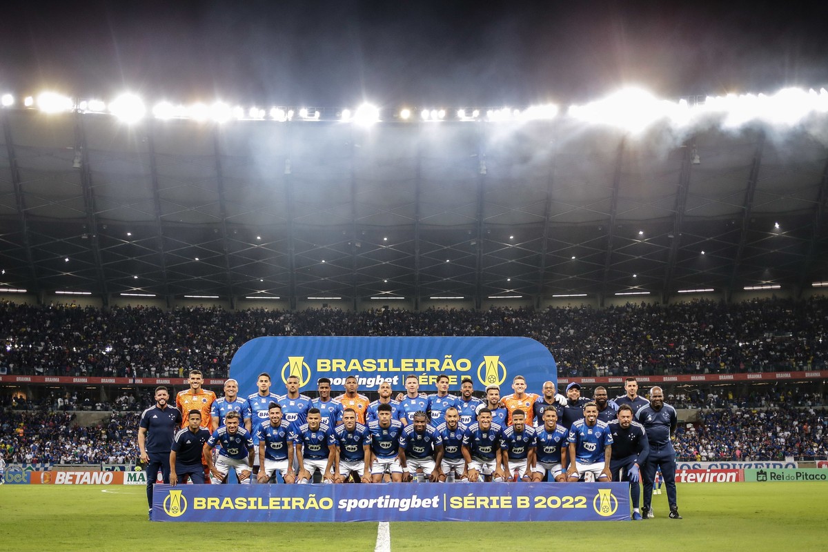 Ao vivo Cruzeiro recebe troféu de campeão da Série B ge