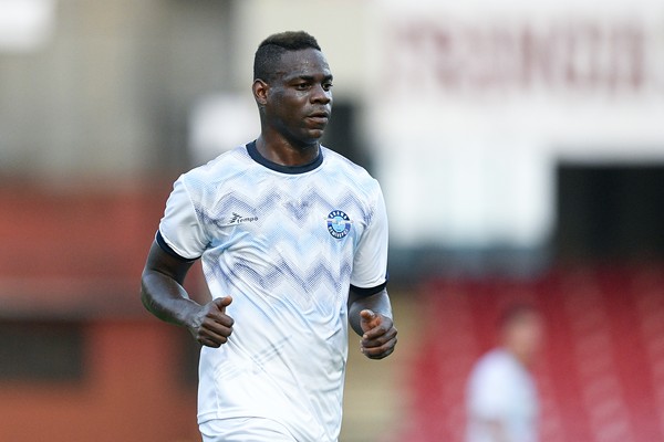 Mario Balotelli atualmente defende o Adana Demirspor, da Turquia — Foto: Getty Images