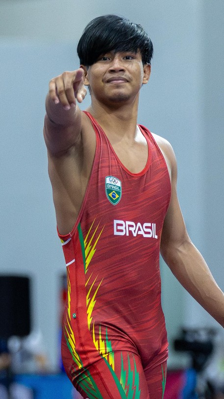 Entenda por que rival de Medina foi obrigado a retirar homenagem a