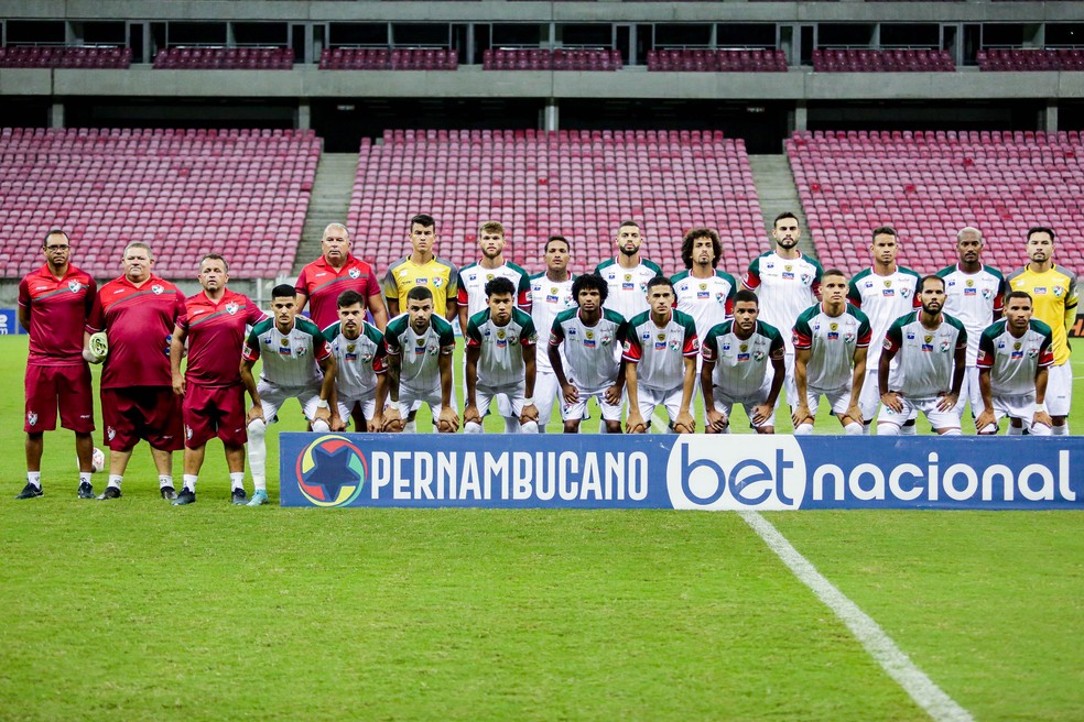 Qual é a posição do Salgueiro no Campeonato Pernambucano?
