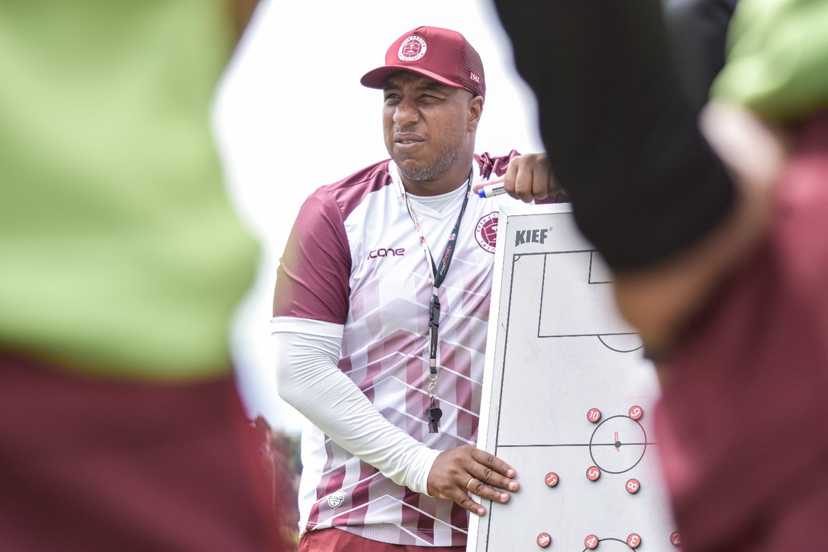 No clássico, Rodrigo César completa 100 jogos na carreira de técnico ...