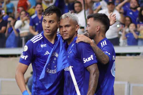 Cruzeiro renova astral com torcida antes de decisão crucial em Assunção