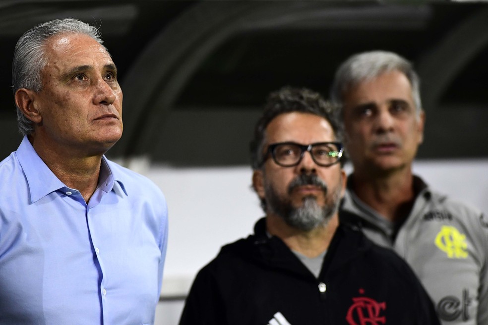 Tite e sua comissão terão mais maratona — Foto: Marcos Ribolli