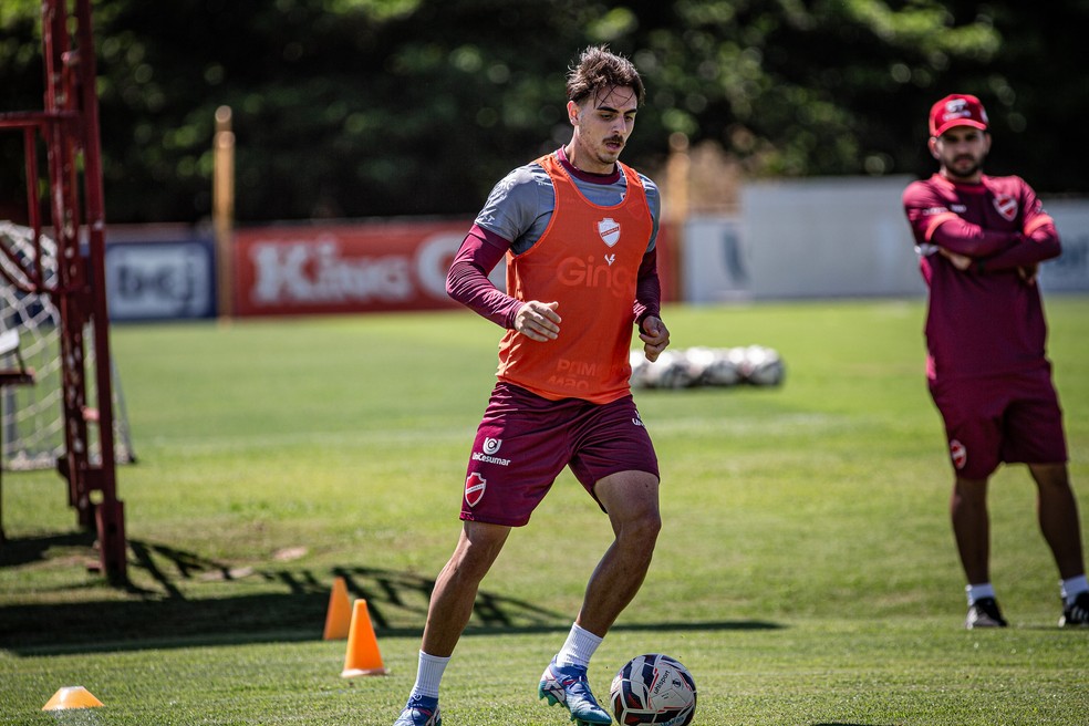 Weverton volta ao time do Vila Nova contra o Avaí — Foto: Roberto Corrêa / Vila Nova F.C.