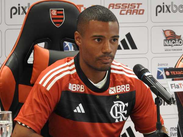 De La Cruz está fora da estreia do Flamengo em 2024, contra o Audax, em Manaus