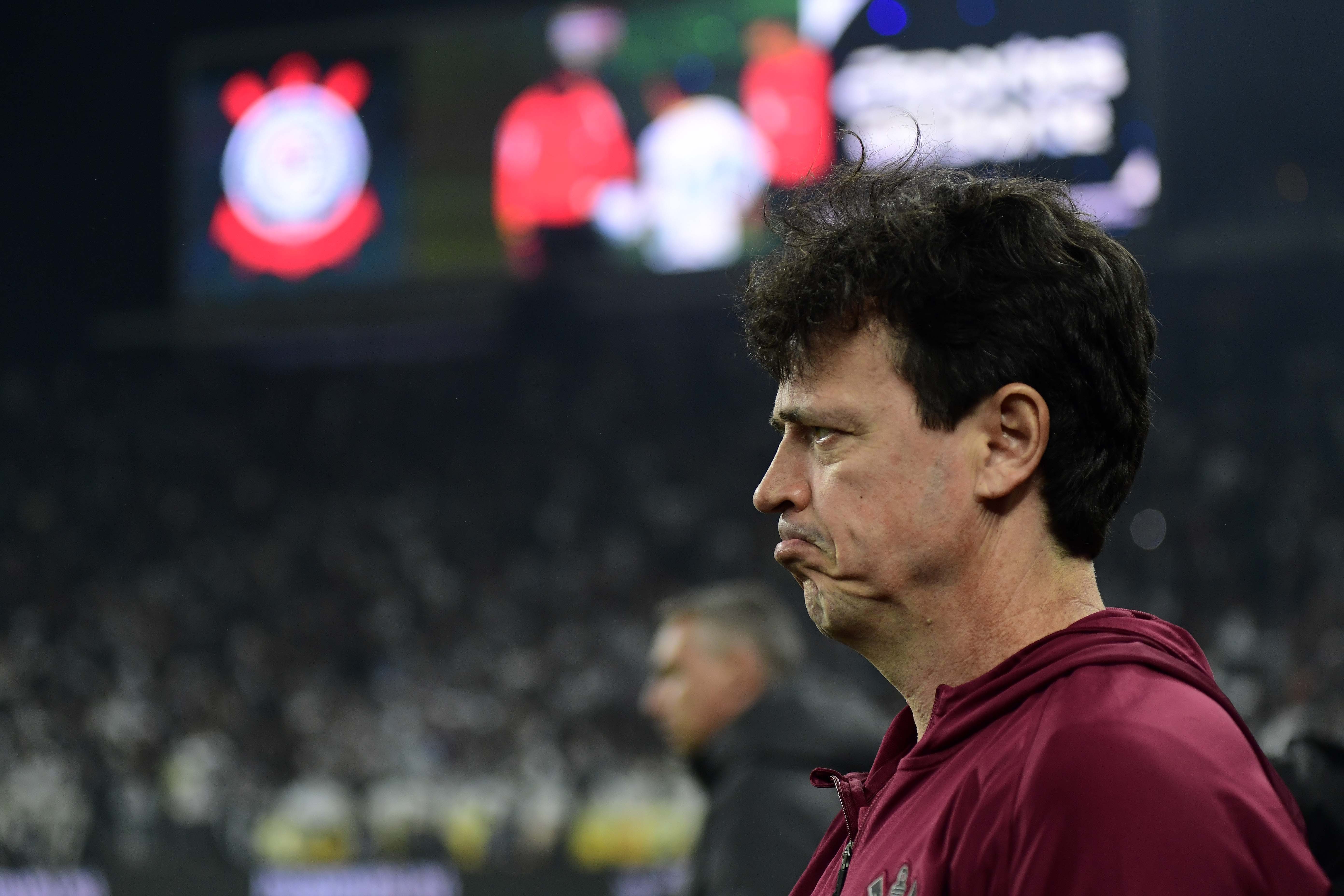 Diniz pede desculpa por quarta derrota seguida do Corinthians no Brasileiro: "Eu fico constrangido"