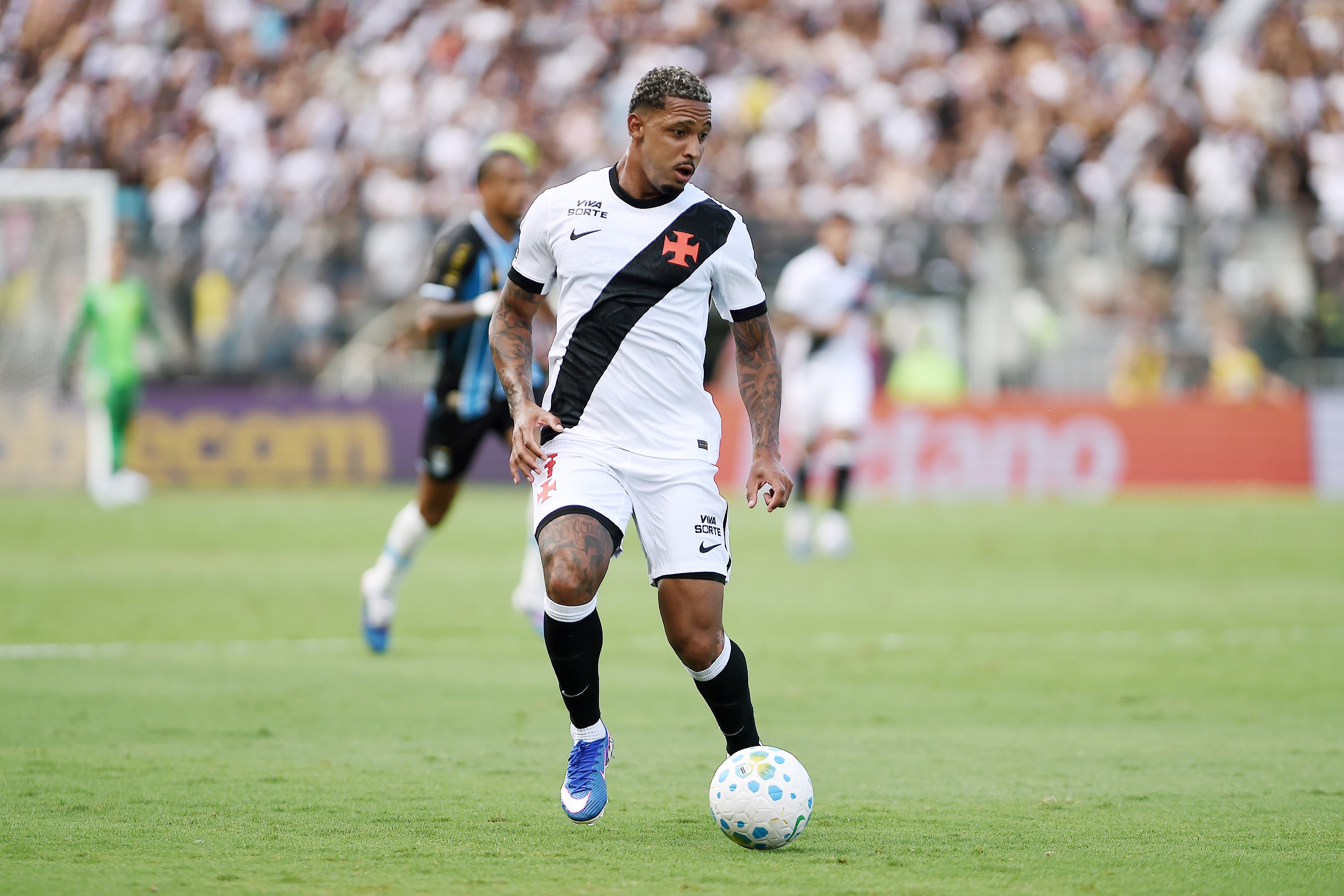 Diretor de futebol do Vasco comenta investigação policial contra David