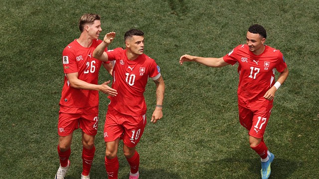 Xhaka marca, Suíça goleia a Bósnia na Copa do Mundo
