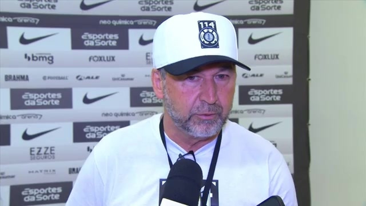 Augusto Melo explica as quase 50 contratações na base do Corinthians