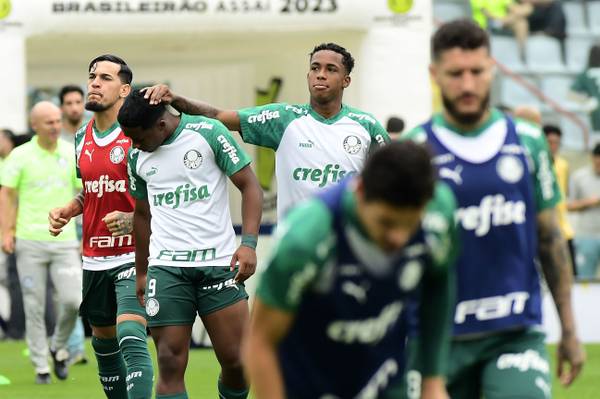 Palmeiras adota cautela e tenta blindar jovens de fase turbulenta