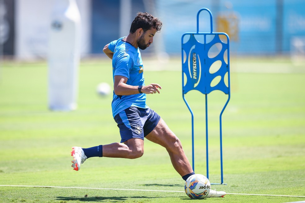 Pepê em treino do Grêmio — Foto: Lucas Uebel/Divulgação Grêmio