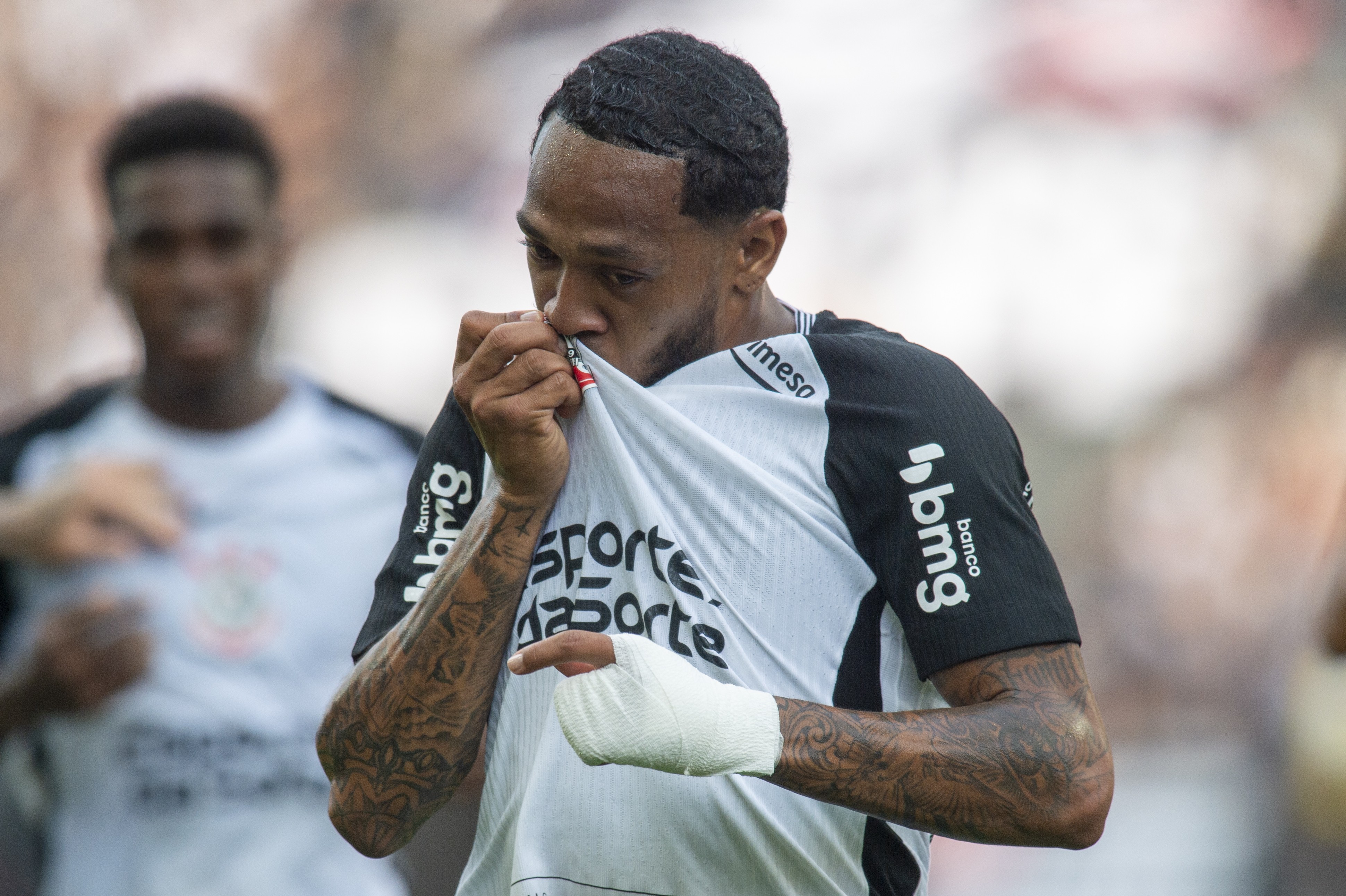 Martínez encerra trajetória conturbada no Corinthians: Conflitos e indisciplina marcam sua passagem