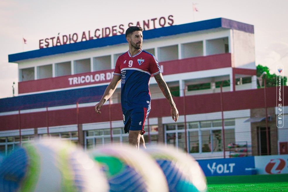 Lucero em treino no Pici — Foto: Mateus Lotif/Fortaleza