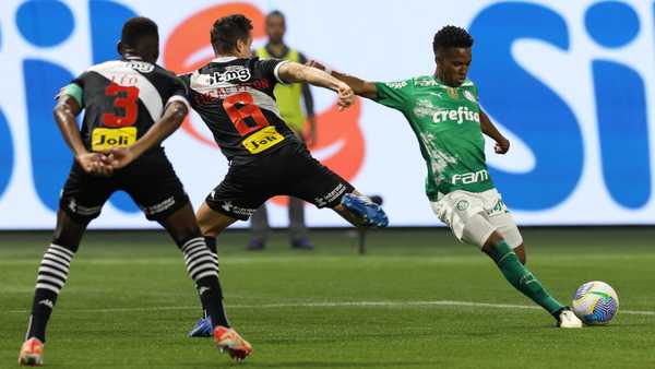 Estêvão destaque em vitória do Palmeiras após boa atuação no jogo.
