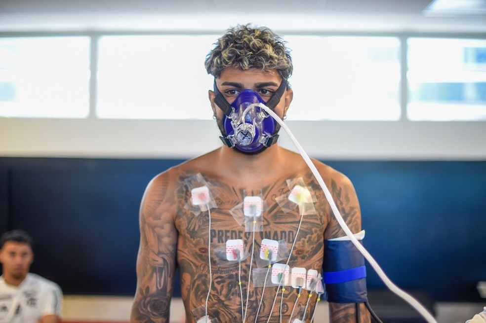 Gabigol em exames de pré-temporada no Flamengo — Foto: Marcelo Cortes / CRF