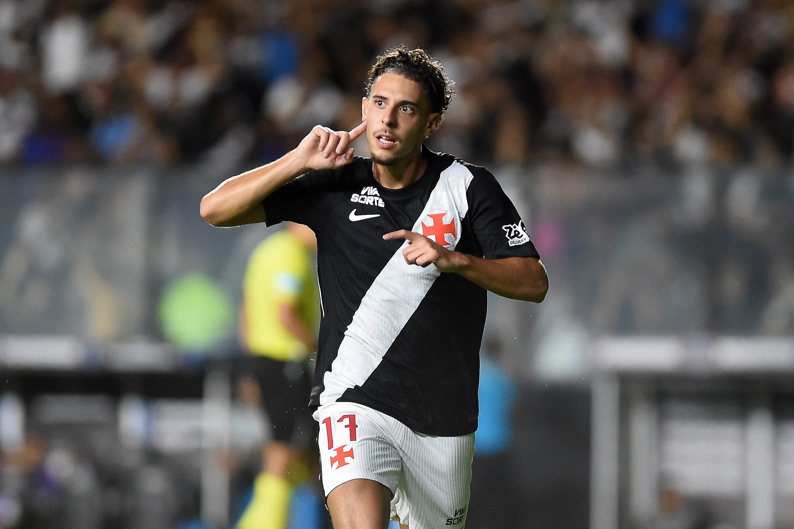 Nuno Moreira responde bem ao rodízio de Renato e iguala melhor sequência desde chegada ao Vasco | Ge