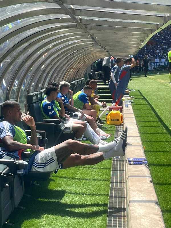 Lesões de Japa e Barreal impactam elenco do Cruzeiro no Mineirão
