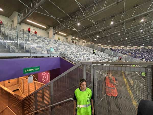 Libertad enfrenta Cruzeiro no Mineirão sem presença de torcedores do time.