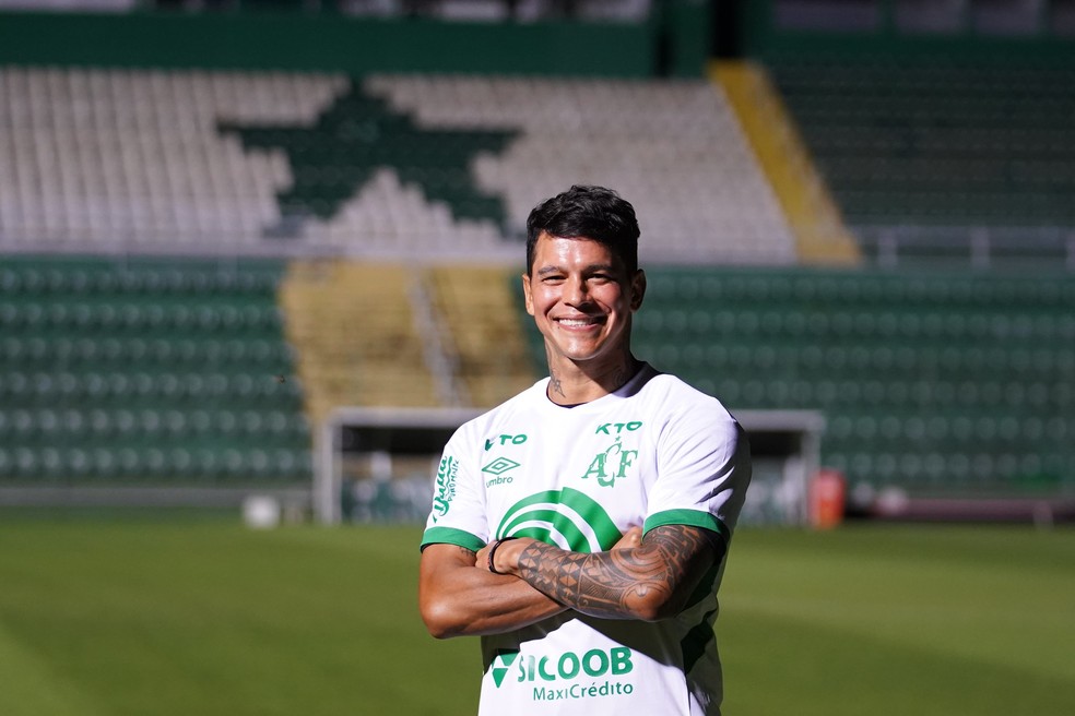 Giovanni Augusto é o novo camisa 10 da Chapecoense — Foto: Julliana Paulino/ACF