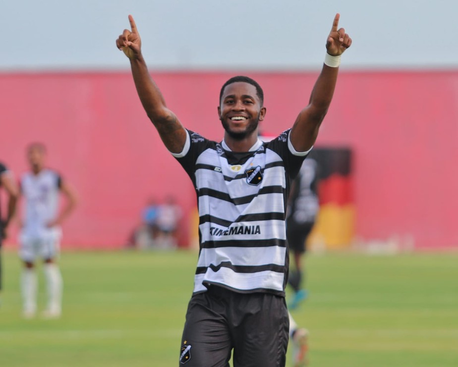 ABC oficializa saída do meia João Paulo e mais quatro jogadores, abc