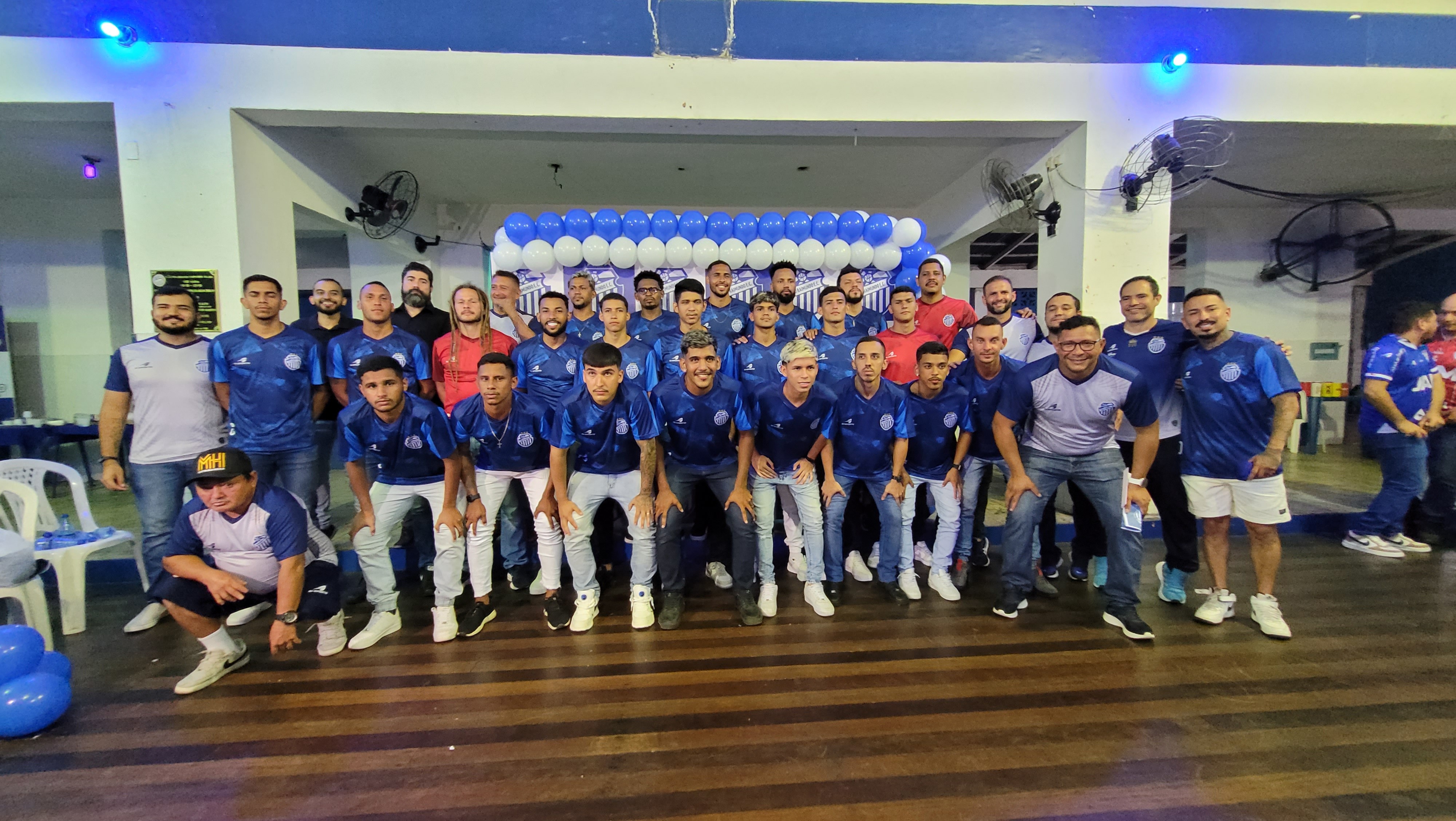 Com a presença de Rafinha, São Raimundo-AM apresenta seu elenco para a ...