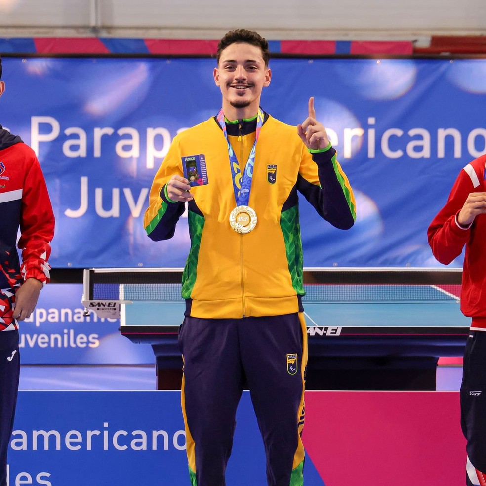 Promessa do tênis de mesa de Praia Grande mira mundial após ouro