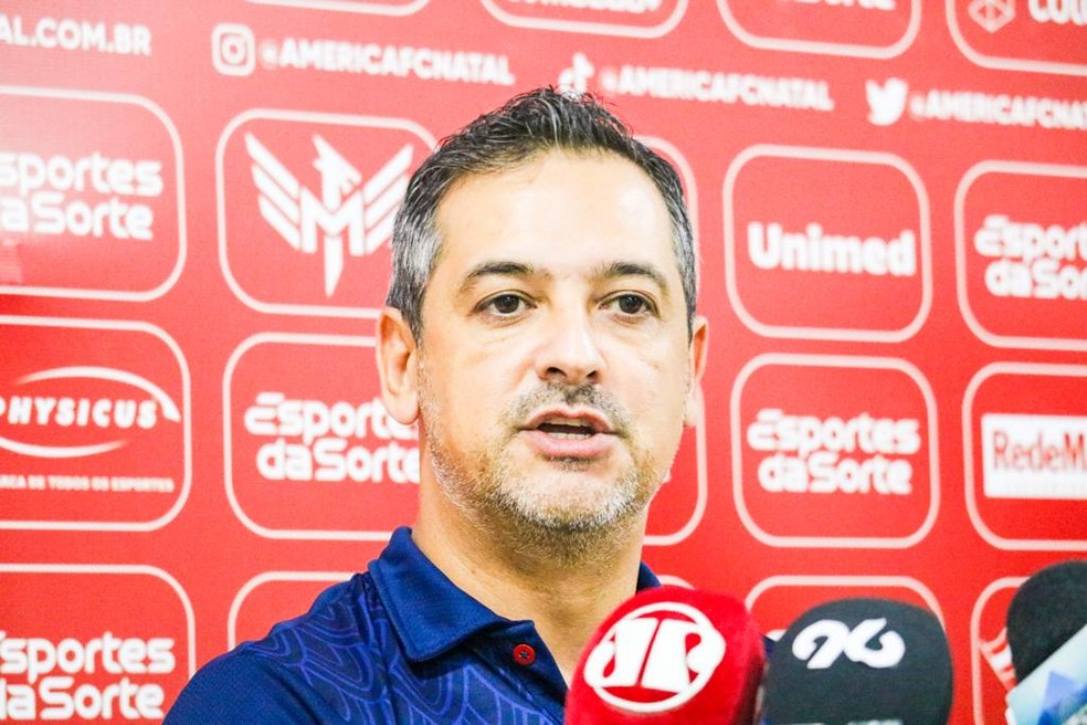 Marquinhos Santos treinou equipes como Coritiba, Bahia, Fortaleza, Figueirense, Ceará, América-MG e Chapecoense. Também quer brigar pelo bicampeonato estadual e recolocar o América na Série C — Foto: Augusto César Gomes