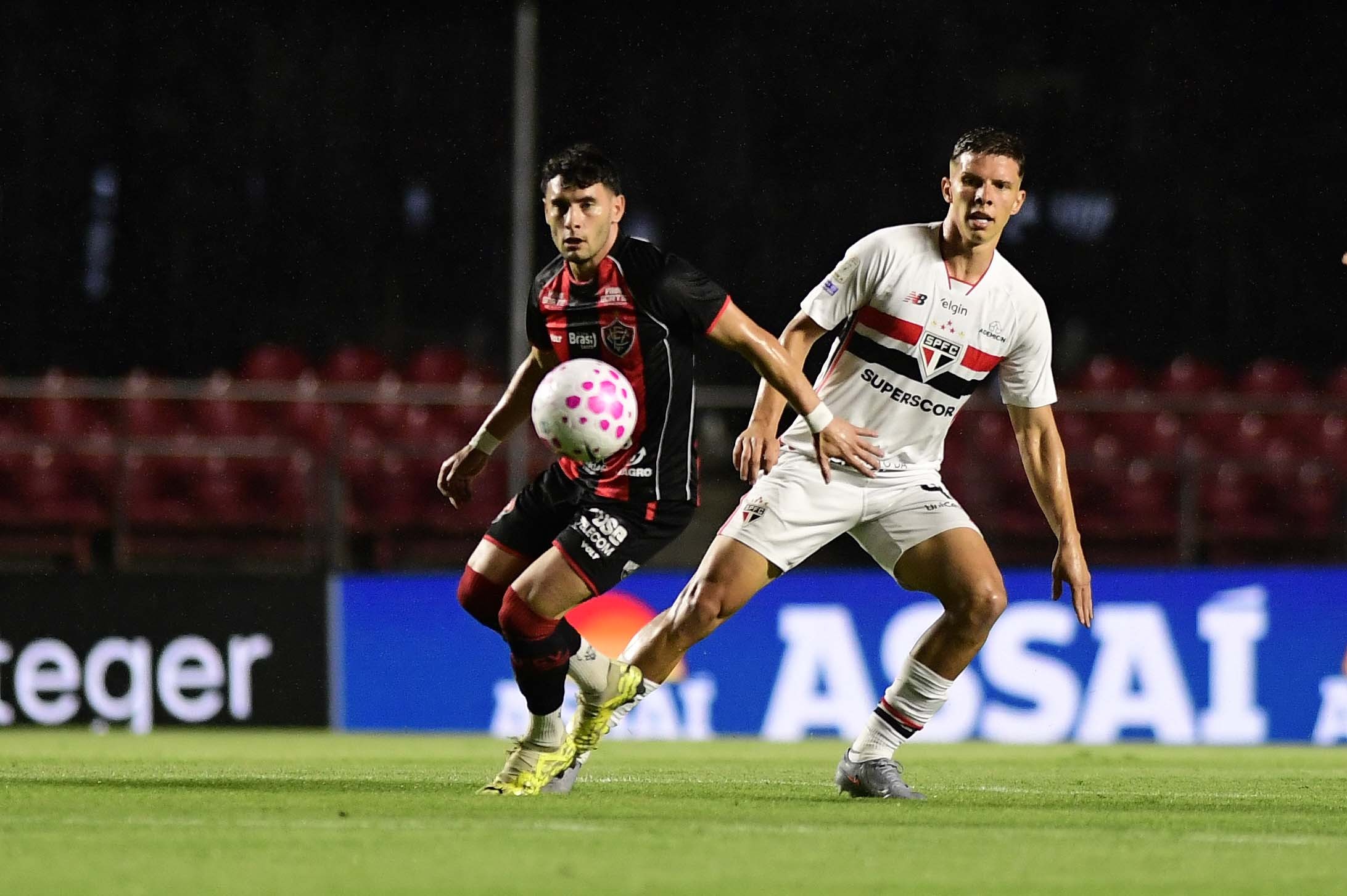 Atuações do Vitória: Mateus Silva e Renê são os piores em derrota para o São Paulo; Martínez brilha