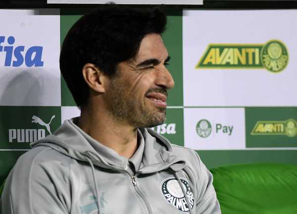 Palmeiras mantém equilíbrio e se aproxima da liderança no Brasileirão.
