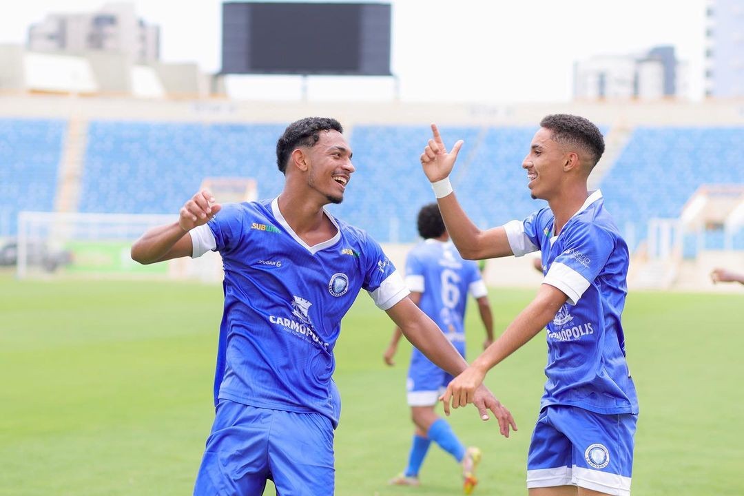 Carmópolis vence Confiança por 2 a 0 e garante título do Campeonato ...