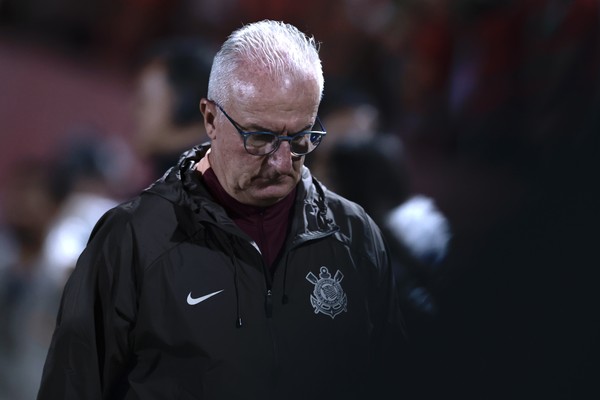 Dorival iguala seu pior jejum de vitórias no Corinthians e sofre pressão no cargo!