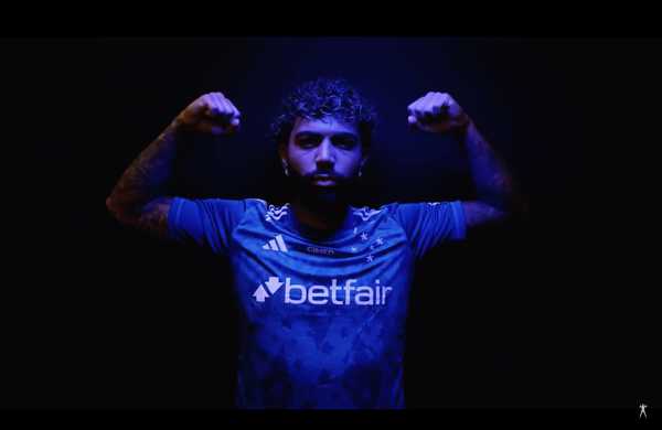 GABIGOL VESTE A CAMISA 9 DO CRUZEIRO! Atacante celebra 104 anos do clube e promete arrasar em 2025!