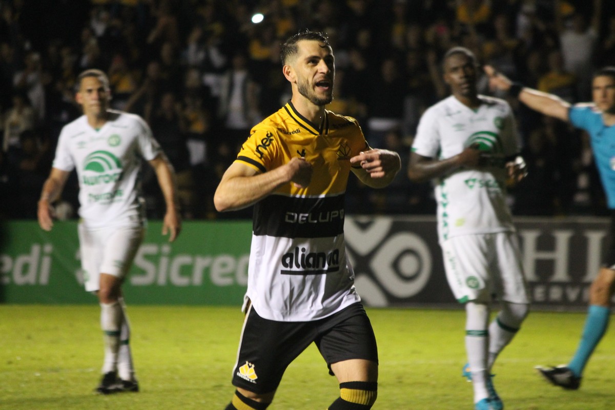 Com sondagens de outros clubes, Fellipe Mateus diz que priorizou ...