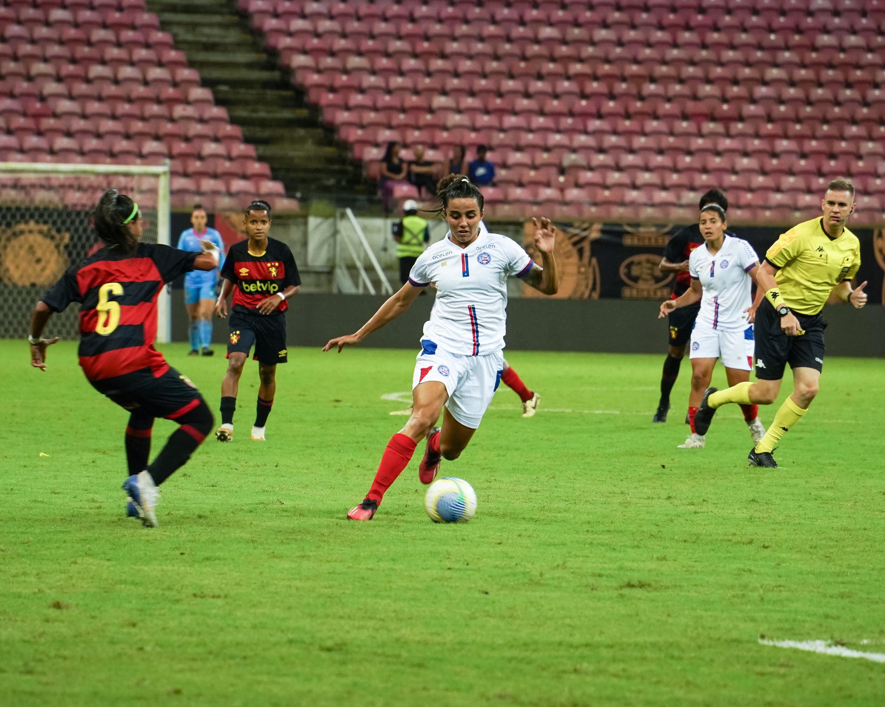 Bahia vence o Sport e abre vantagem na luta por vaga na final da Série ...