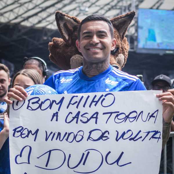 FESTA NO MINEIRÃO! Cruzeiro reúne torcida em apresentação histórica com direito a provocações e emoção!