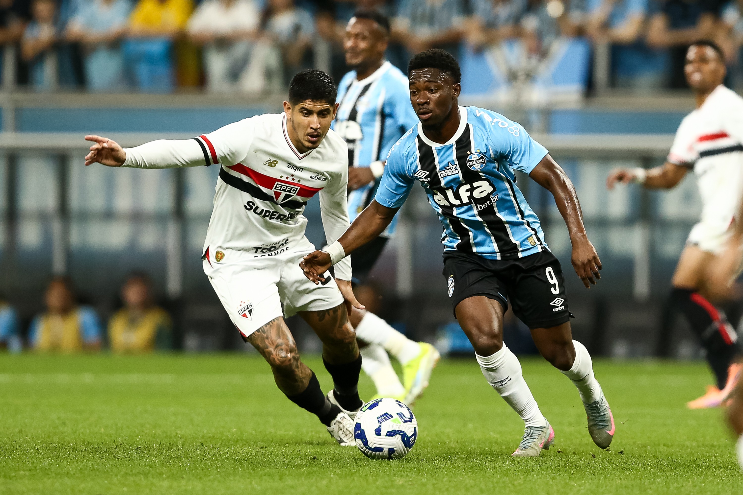 Criticados se destacam em excelente desempenho do Grêmio frente ao São Paulo