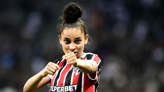 São Paulo vence o Corinthians de virada e larga na frente na final do Brasileirão Feminino