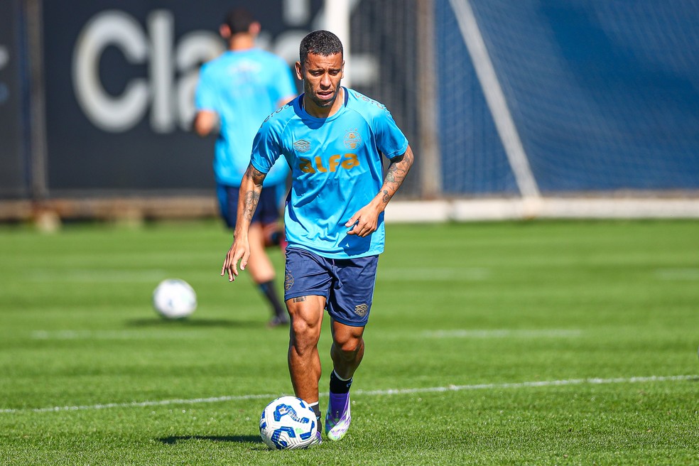 Marcos Rocha em treino do Grêmio — Foto: Lucas Uebel/Grêmio