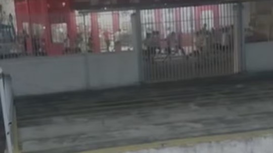 Justiça suspende torcida organizada do Flamengo por dois anos - Organizadas de Vasco e Botafogo estão sob avaliação do MP