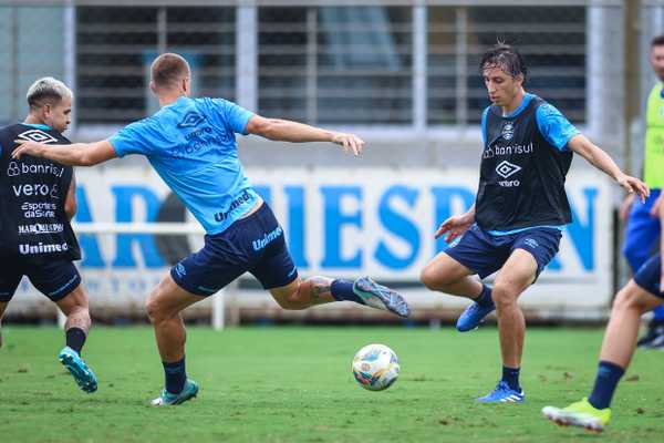 Grêmio relaciona elenco completo para decisão do Gauchão.