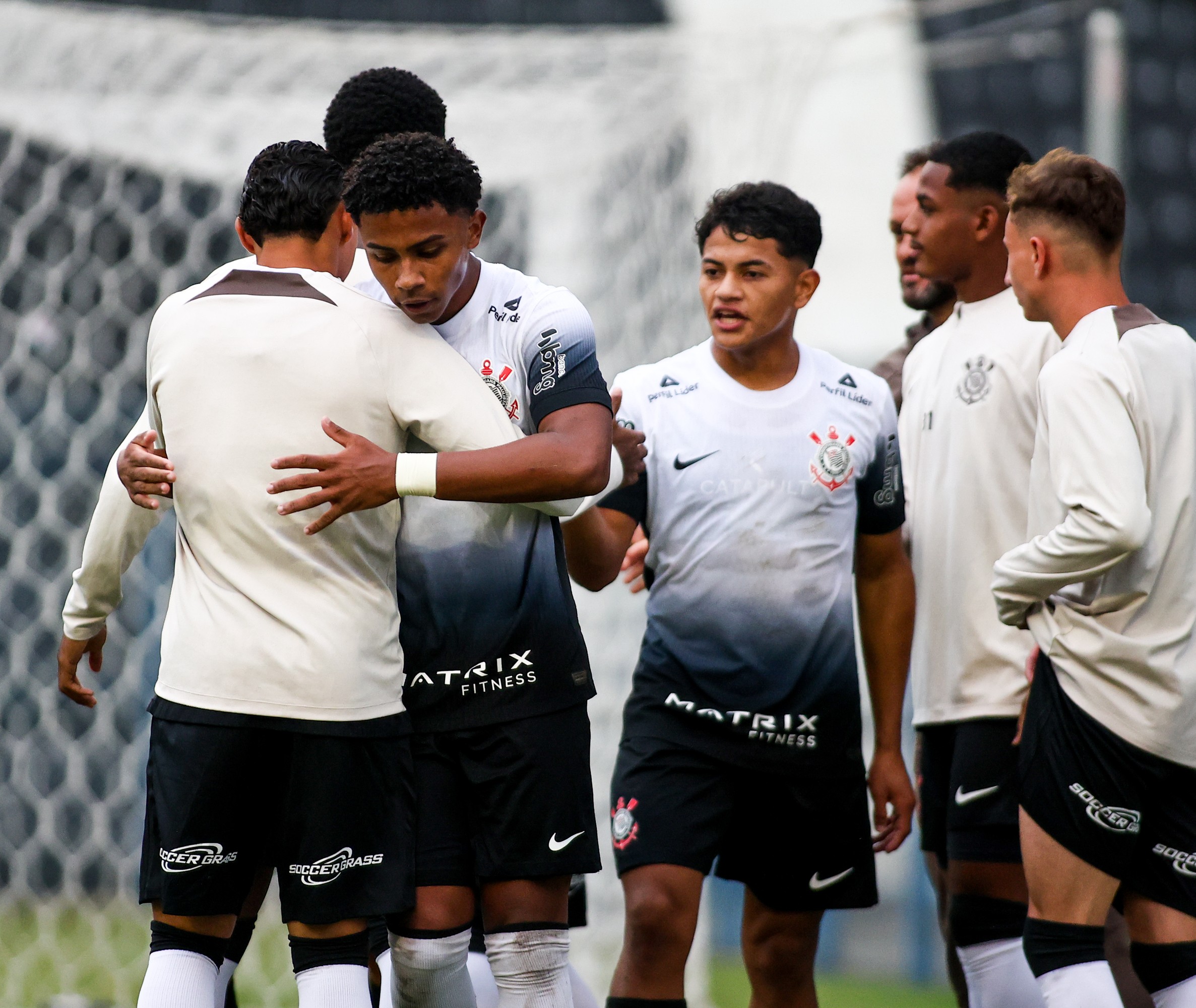 Corinthians vai dispensar dezenas de jogadores da base; novo diretor detona gestão: 