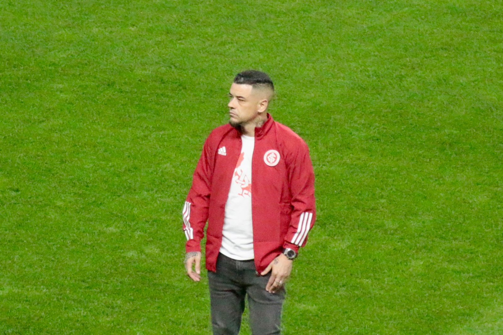 D'Alessandro se emociona e pede apoio da torcida após empate 