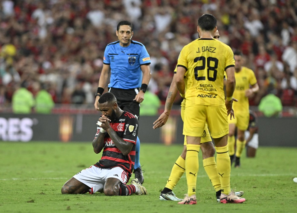 Gerson em Flamengo x Pearol  Foto: Andr Duro / ge