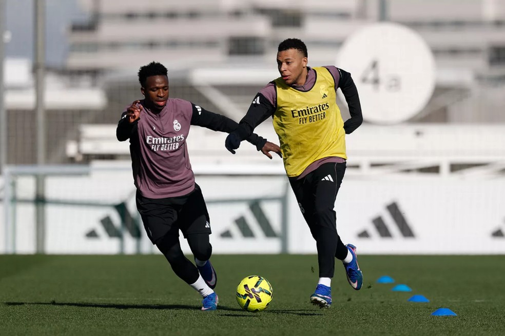 Vinicius Junior y Mbappé en el entrenamiento