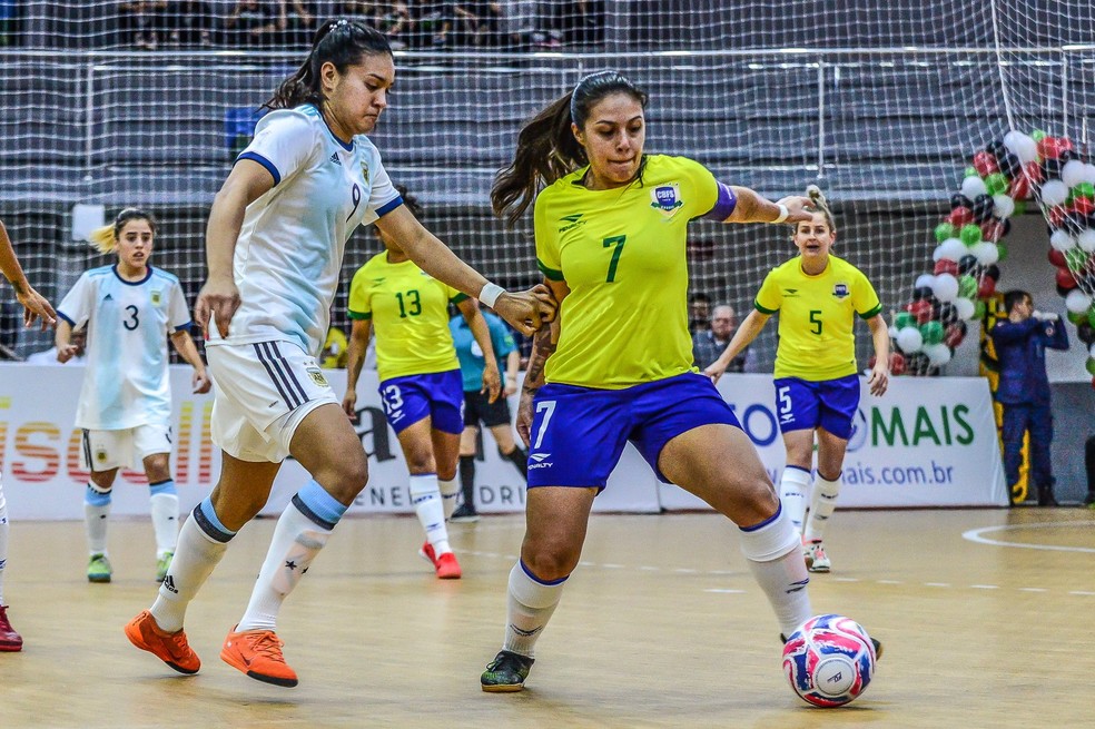 SESA - Futsal e vôlei femininos da Sesa fazem bonito no final de