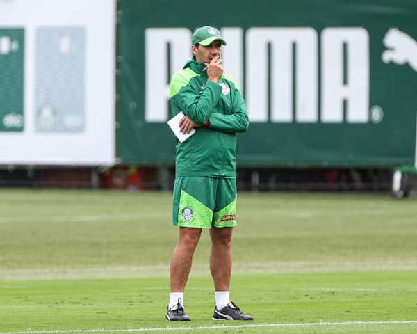 Escalação do Palmeiras: Felipe Anderson fica à disposição, e Emiliano Martínez pode estrear