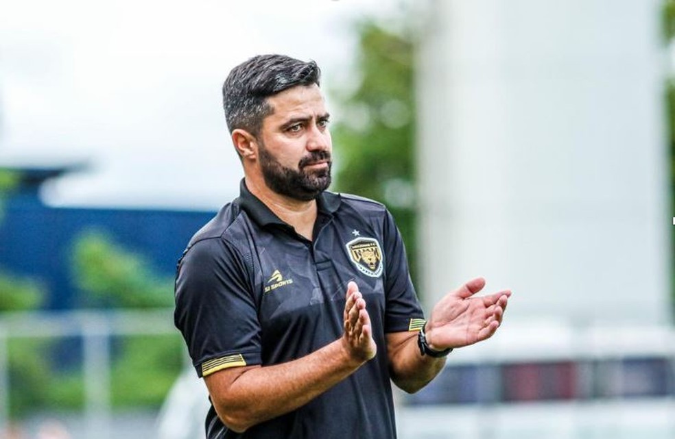 Rafael Lacerda, técnico do Amazonas — Foto: Jadison Sampaio / AMFC
