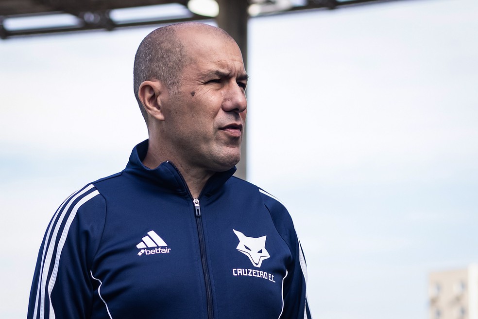 Leonardo Jardim, técnico do Cruzeiro, durante partida contra o Banfield — Foto: Gustavo Aleixo/Cruzeiro